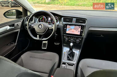 Хетчбек Volkswagen e-Golf 2020 в 