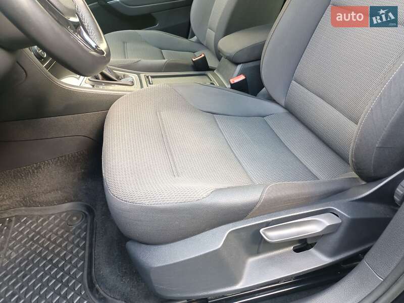 Хэтчбек Volkswagen e-Golf 2018 в Луцке