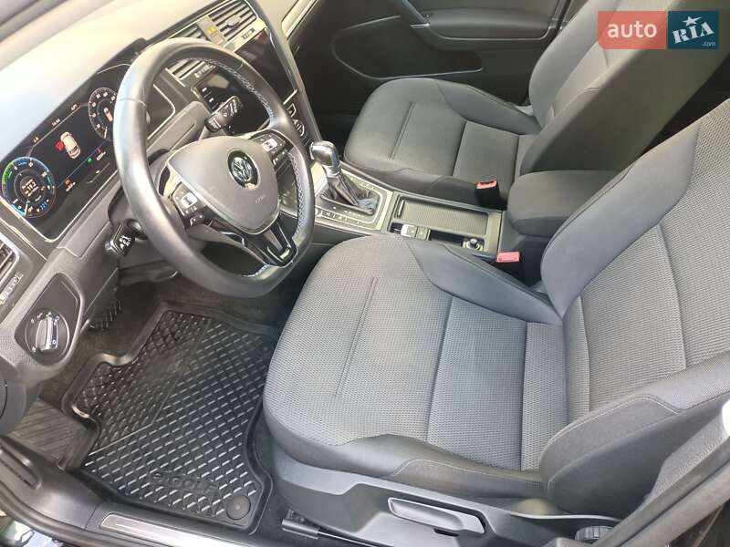 Хэтчбек Volkswagen e-Golf 2018 в Луцке