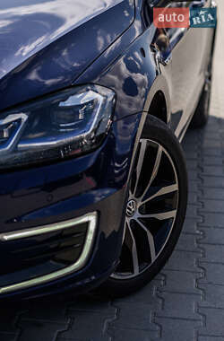 Хетчбек Volkswagen e-Golf 2019 в 
