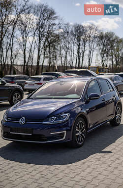 Хетчбек Volkswagen e-Golf 2019 в 