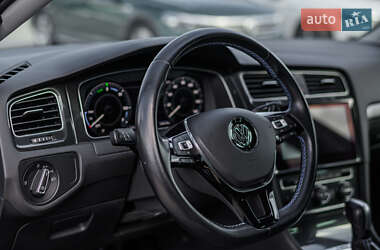Хетчбек Volkswagen e-Golf 2019 в 