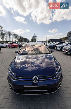 Хетчбек Volkswagen e-Golf 2019 в 
