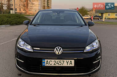 Хетчбек Volkswagen e-Golf 2017 в 