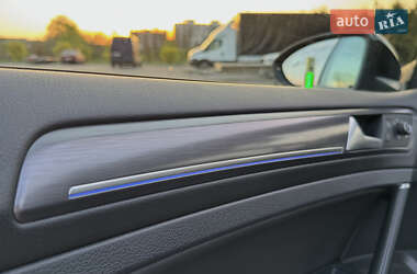 Хетчбек Volkswagen e-Golf 2017 в 