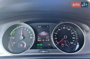 Хетчбек Volkswagen e-Golf 2015 в 