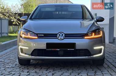 Хэтчбек Volkswagen e-Golf 2017 в 