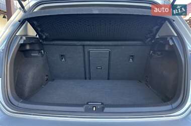 Хэтчбек Volkswagen e-Golf 2017 в 