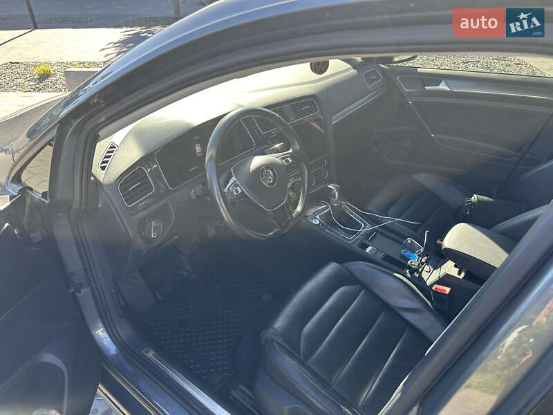 Хетчбек Volkswagen e-Golf 2017 в Хмельницькому