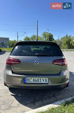 Хетчбек Volkswagen e-Golf 2015 в 