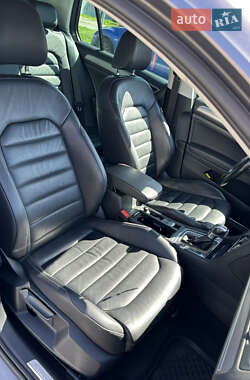 Хетчбек Volkswagen e-Golf 2015 в 