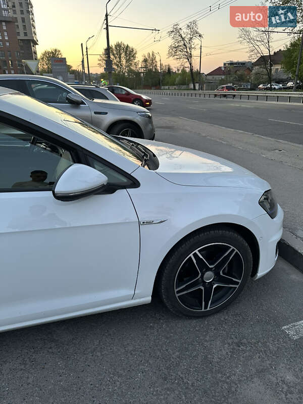 Хэтчбек Volkswagen e-Golf 2014 в Днепре