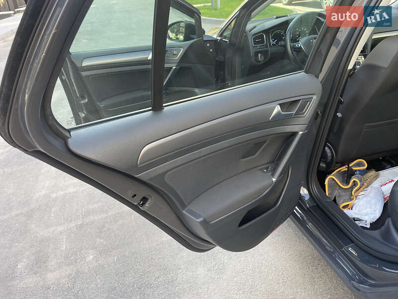 Хэтчбек Volkswagen e-Golf 2020 в Хмельницком