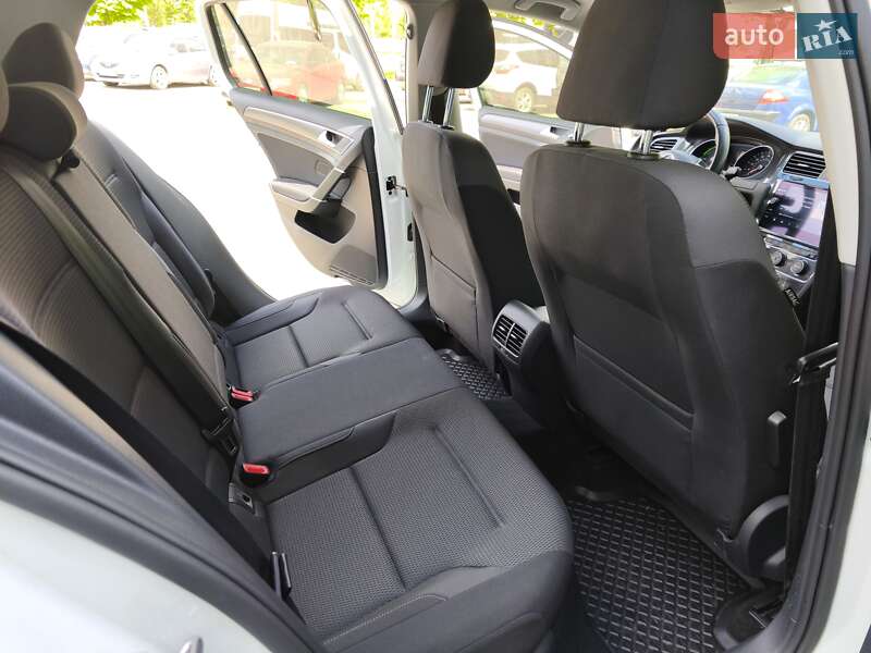 Хэтчбек Volkswagen e-Golf 2019 в Днепре