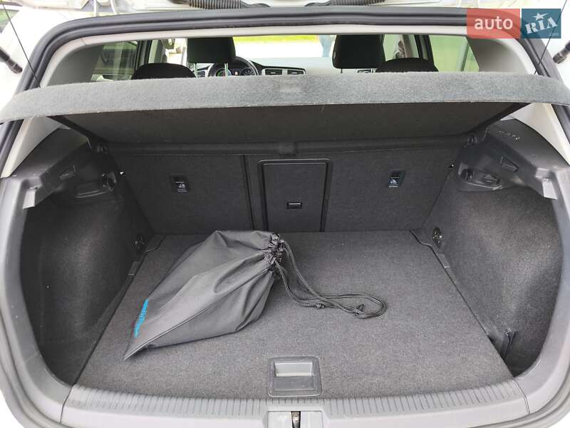 Хэтчбек Volkswagen e-Golf 2019 в Днепре