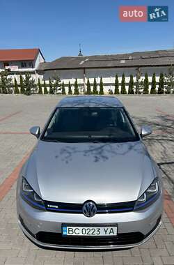 Хэтчбек Volkswagen e-Golf 2014 в 