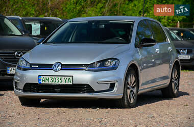 Хэтчбек Volkswagen e-Golf 2015 в 