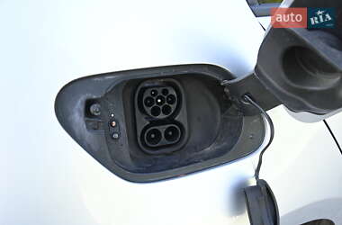 Хэтчбек Volkswagen e-Golf 2015 в 