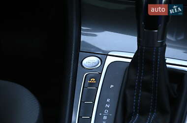 Хэтчбек Volkswagen e-Golf 2015 в 