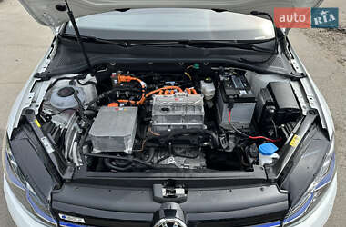 Хэтчбек Volkswagen e-Golf 2020 в 