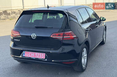 Хетчбек Volkswagen e-Golf 2016 в 