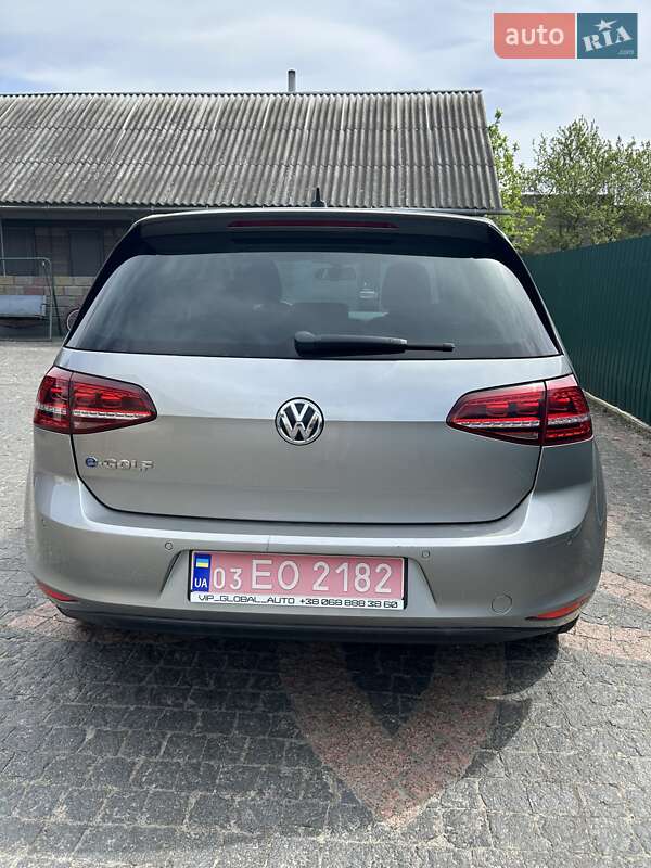 Хэтчбек Volkswagen e-Golf 2016 в Дубровице