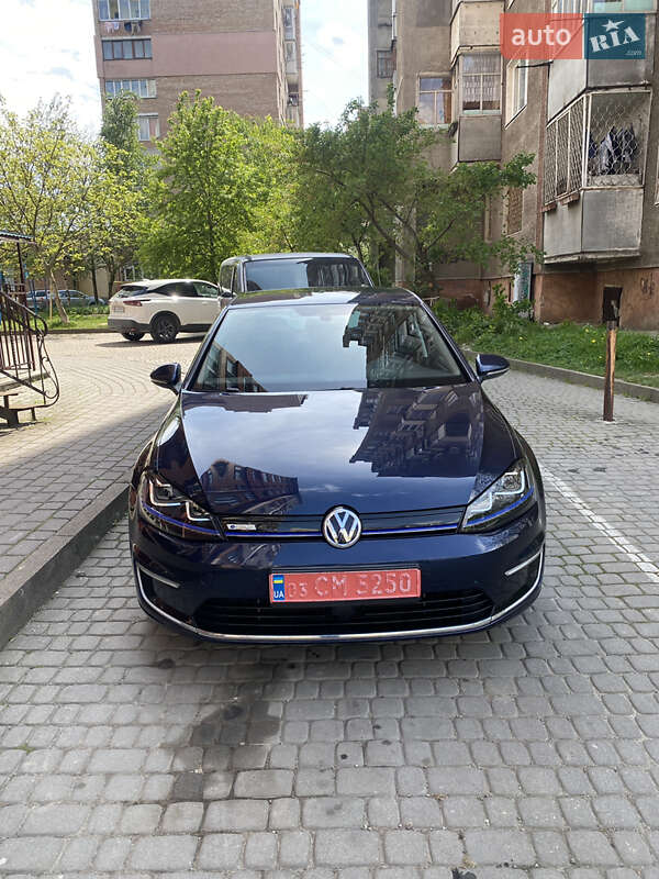 Хэтчбек Volkswagen e-Golf 2015 в Ивано-Франковске