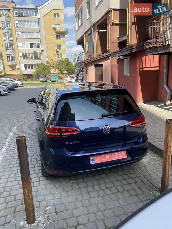 Хэтчбек Volkswagen e-Golf 2015 в Ивано-Франковске