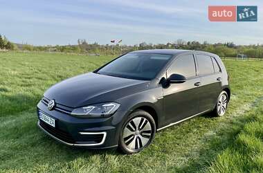 Хэтчбек Volkswagen e-Golf 2019 в 