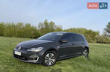 Хэтчбек Volkswagen e-Golf 2019 в 