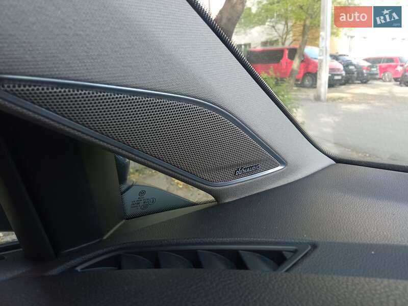 Хэтчбек Volkswagen e-Golf 2015 в Днепре