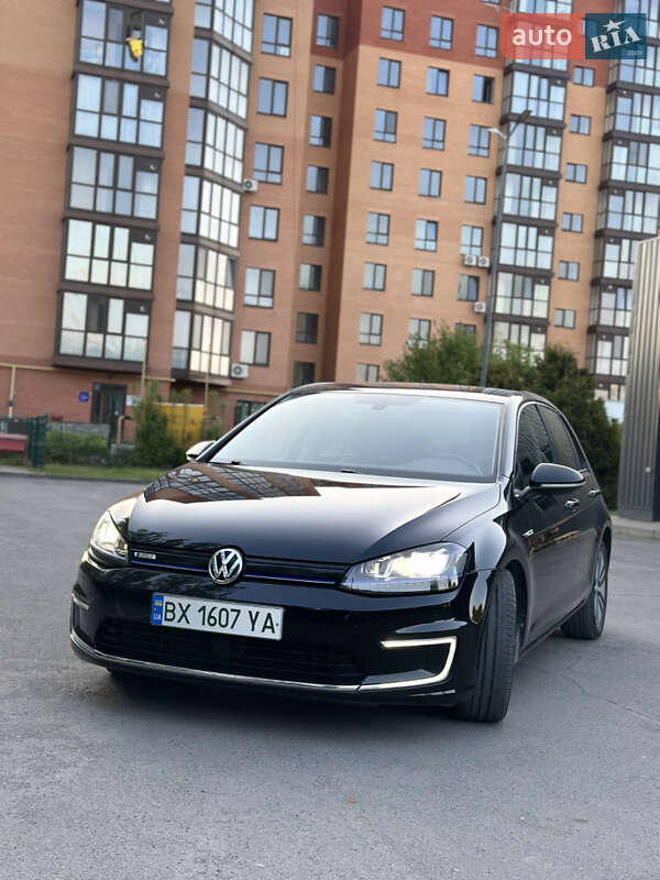 Хэтчбек Volkswagen e-Golf 2014 в Каменец-Подольском