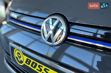 Хетчбек Volkswagen e-Golf 2020 в 