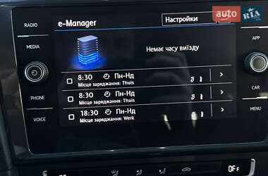 Хетчбек Volkswagen e-Golf 2020 в 
