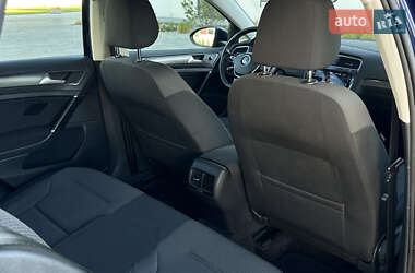 Хетчбек Volkswagen e-Golf 2020 в 