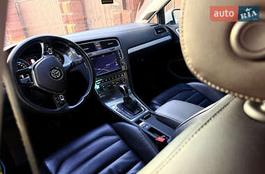 Хэтчбек Volkswagen e-Golf 2015 в Львове