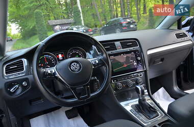Хетчбек Volkswagen e-Golf 2020 в 