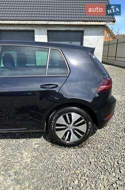 Хетчбек Volkswagen e-Golf 2018 в 