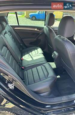Хетчбек Volkswagen e-Golf 2018 в 