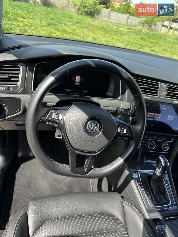 Хетчбек Volkswagen e-Golf 2018 в Луцьку