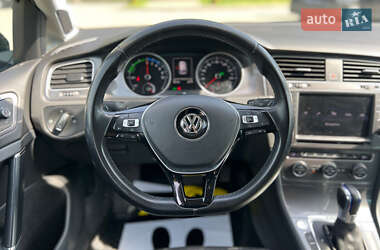 Хетчбек Volkswagen e-Golf 2015 в 