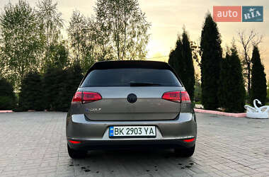 Хэтчбек Volkswagen e-Golf 2015 в 