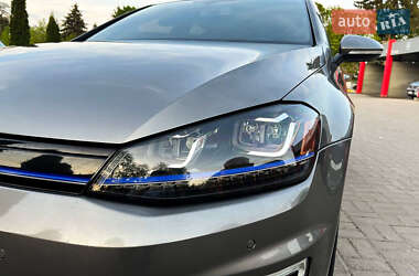 Хэтчбек Volkswagen e-Golf 2015 в 