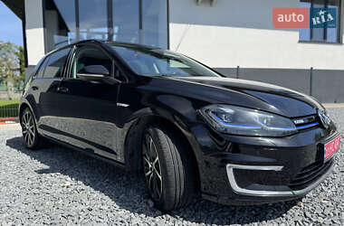 Хетчбек Volkswagen e-Golf 2018 в 