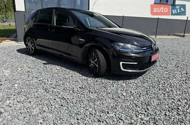 Хетчбек Volkswagen e-Golf 2018 в 