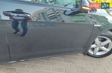 Хэтчбек Volkswagen e-Golf 2015 в 