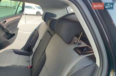 Хэтчбек Volkswagen e-Golf 2015 в 