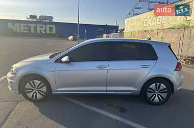 Хэтчбек Volkswagen e-Golf 2014 в 