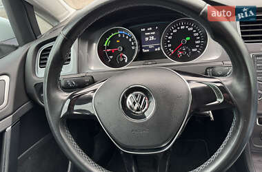 Хетчбек Volkswagen e-Golf 2015 в 