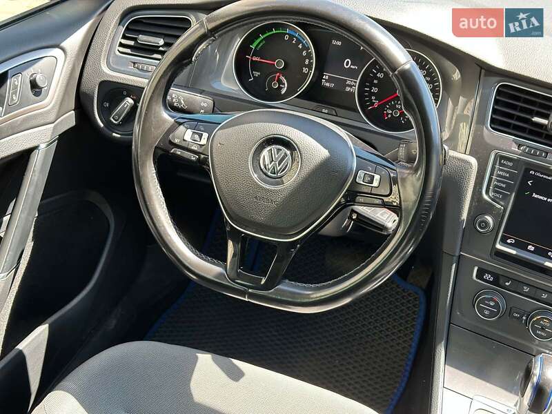 Хэтчбек Volkswagen e-Golf 2015 в Одессе фото 13 Хэтчбек Volkswagen e-Golf 2015 в Одессе